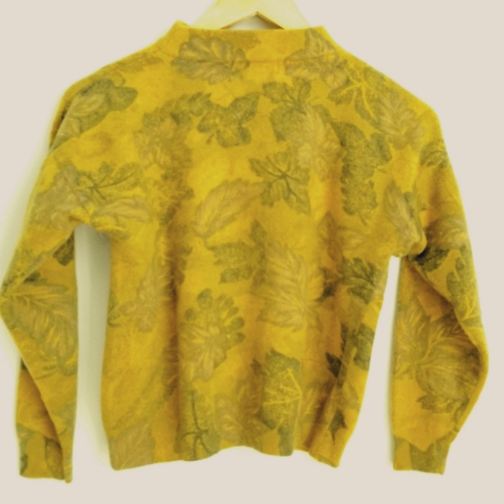 [M.A.T.] Golden Yellow Fuzzy Sweater with Leafy Pattern
